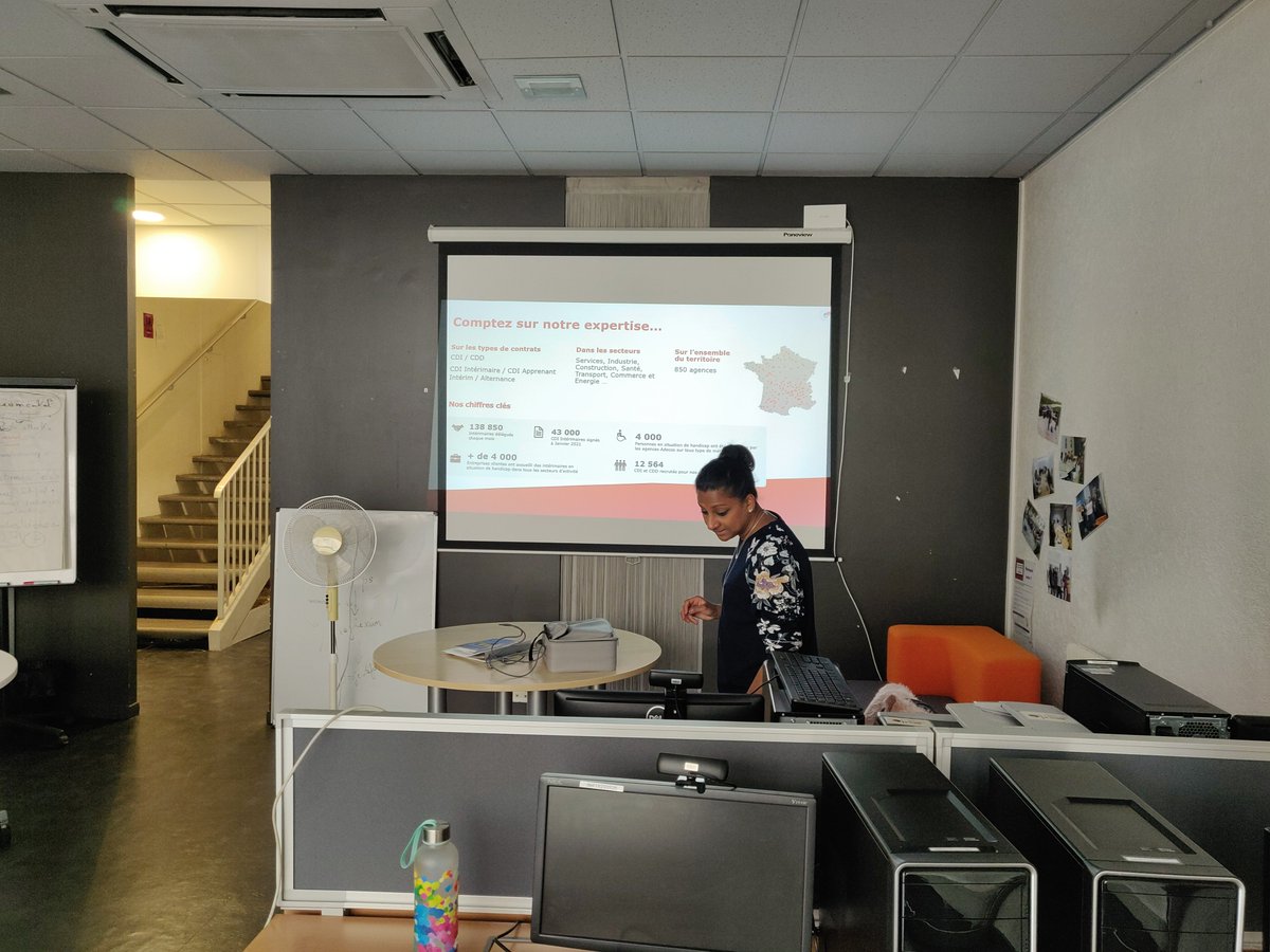 CREMiloDijon's tweet photo. Lundi 26/09, nous avons accueilli Joëlle Gonzalez d'@AdeccoFrance pour une réunion de recrutement intérim. Les jeunes présents ont pu bénéficier de conseils et repartir avec des opportunités d'emploi.💪
Merci à Joëlle et n'hésitez pas à faire comme elle.😉
#Emploi #interim #Jeune https://t.co/WfL8EVTXRC