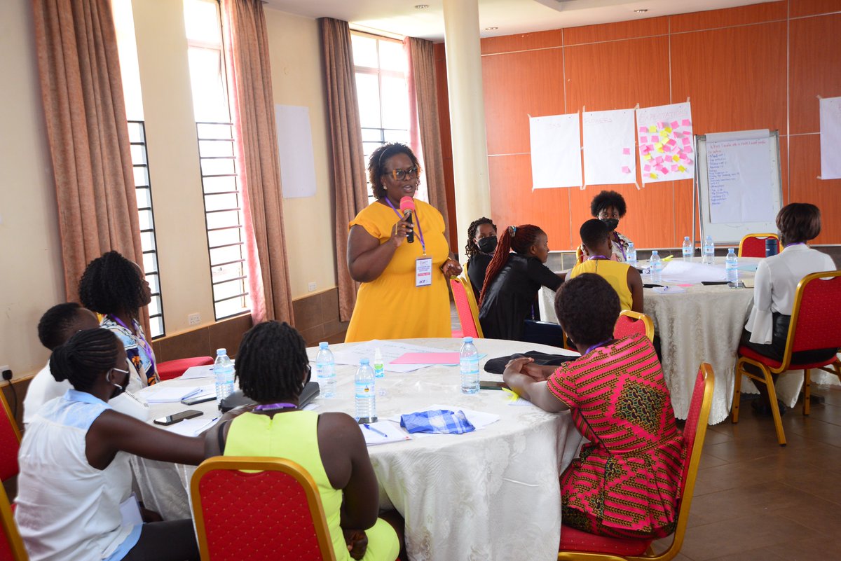 <a href="/marthatukahirwa/">Martha Tusiime Tukahirwa</a> takes the participants through effective communication. She says "everything you say &amp; do on social media leaves a footprint in the digital world. Your interactions are stored (for life)"
<a href="/awdf01/">African Women's Development Fund</a> <a href="/unwomenuganda/">UN Women Uganda</a> <a href="/whatthewomensay/">ICAN (International Civil Society Action Network)</a> 
#Shebuildspeace
#YPS
#WPS