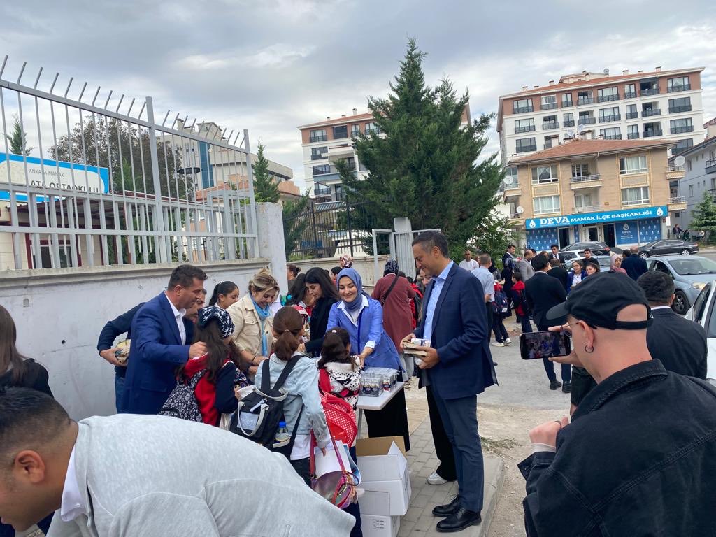 Geleceğimizin umudu olan çocuklarımızın yeterleri besine ulaşamadığına dikkat çekmek için Kadriye Esra Aygün’ün vesilesiyle bir etkinlik gerçekleştirdik. Sayın Zeynep Babacan hanımefendiye, Genel Başkan yardımcılarımıza ve İl başkanımıza teşekkür ederim. 
⁦<a href="/mustafaergen_/">Mustafa Ergen</a>⁩