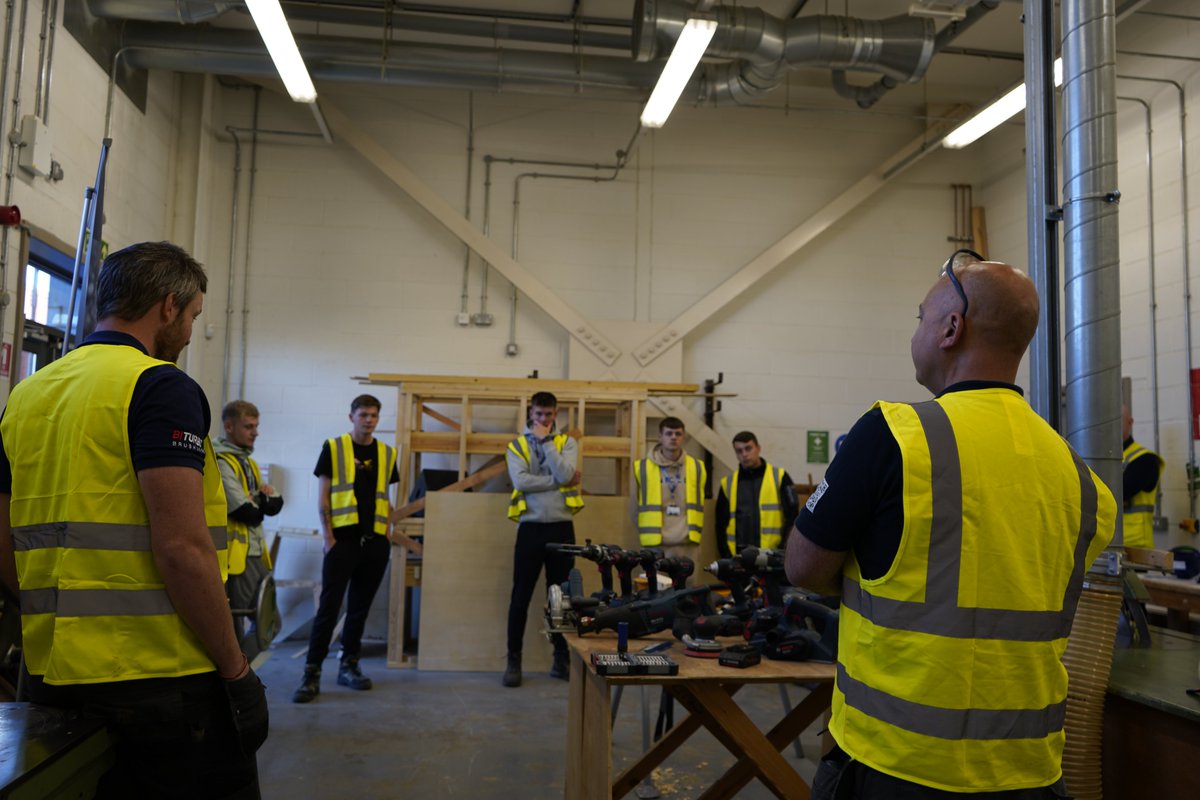 Our <a href="/hcfebset/">HCFE CBE</a> students, getting the low down on renowned, established, and industry-standard <a href="/BoschUK/">Bosch UK</a> Power Tools earlier this morning in our dedicated Joinery workshop. #TransformingLives #BoschPowerTools