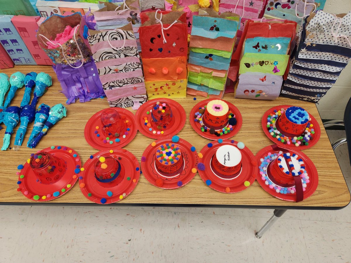 NNPS_WrldLang's tweet photo. The Hispanic Heritage Month celebration continues at Passage MS! Ms. Alvarado and her students created maracas, piñatas, sobreros, and more! So much creativity and so much fun! #NNPSProud #hispanicheritagemonth #nnpsworldlanguages https://t.co/JndtpwEqfw