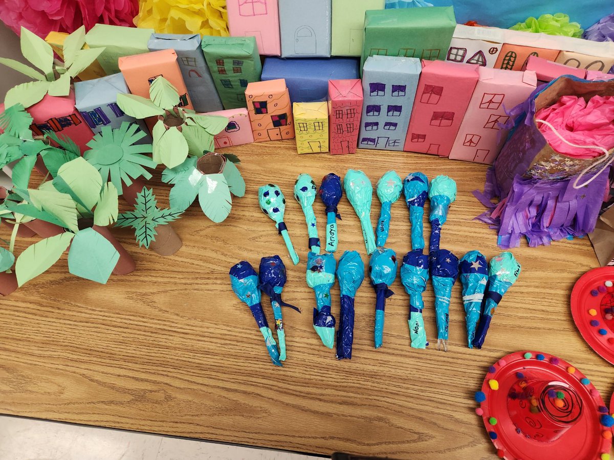 NNPS_WrldLang's tweet photo. The Hispanic Heritage Month celebration continues at Passage MS! Ms. Alvarado and her students created maracas, piñatas, sobreros, and more! So much creativity and so much fun! #NNPSProud #hispanicheritagemonth #nnpsworldlanguages https://t.co/JndtpwEqfw