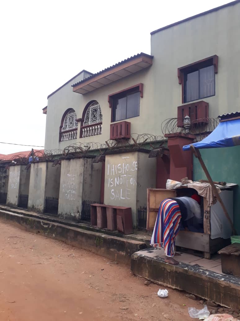 TDOSProperties's tweet photo. For Sale

A Block of Flat that comprises 4bedroom flat, 3 unit of 3bedroom and 1 unit of Mini flat with 2 lock up shops, for sale.

Location: Off Odozi road ojodu 

Title: Survey and Deed

Price: 75m asking

Call: 08022292982

#Bovi #Japa #Onisha #Lagos https://t.co/vpfllyWNmA