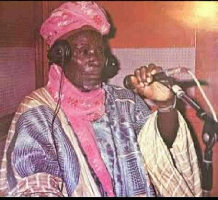 Some Famous Hausa Singers In Northern Nigeria...

Retweet to educate someone! 🧵

#ArewaTwitterCommunity #NorthernTwitter