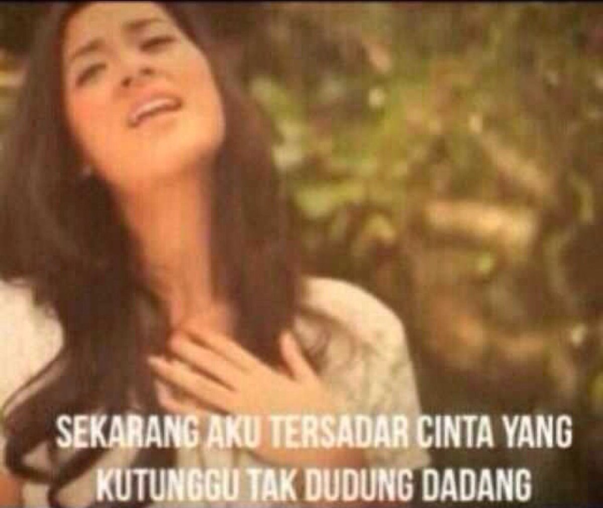adit_insomnia's tweet photo. Raisa was right https://t.co/1JbTrsJ2HG