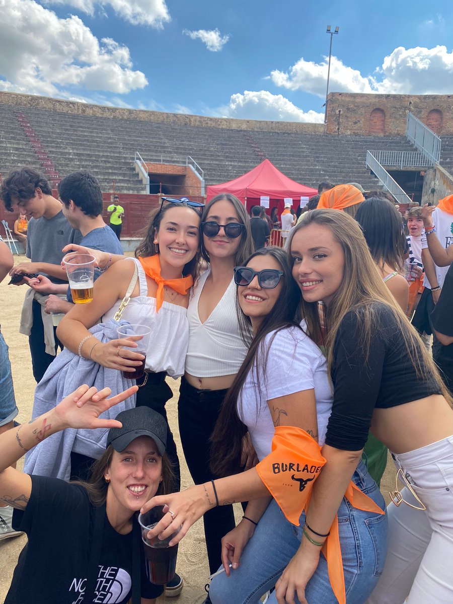 👯👯💖