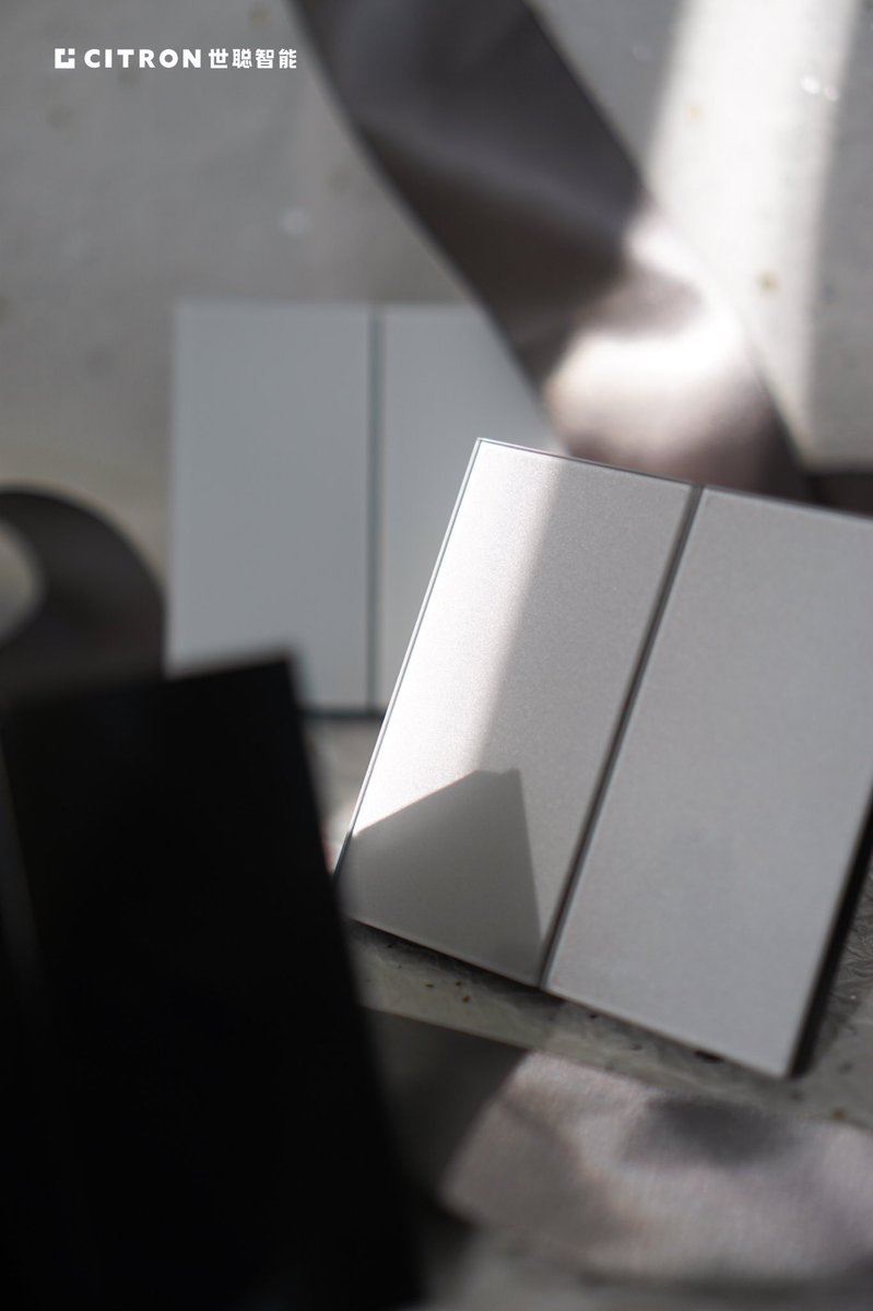 StonemanLi's tweet photo. The REfire series KNX keypads https://t.co/aNgNdPXNaa