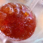 え、まって。アイスティーにガムシロ入れたつもりがオリーブオイルだったぽい