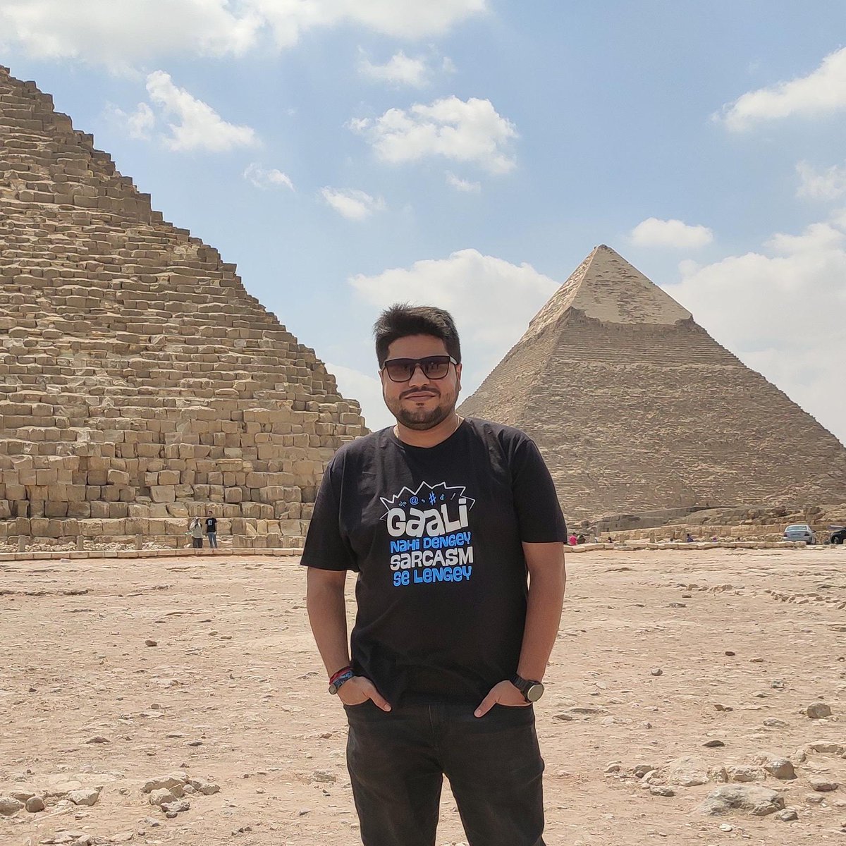 TheBackpackerP2's tweet image. When you go on a backpacking trip, you learn the art of taking things with you what you really need and discard the unwanted ones. 
Pyramids of Egypt - Wonders of The World ✓ #6MoreToGo
#Backpacking #SoloTravel #Travel #Egypt #Pyramids #LifeLesson #Mark1051