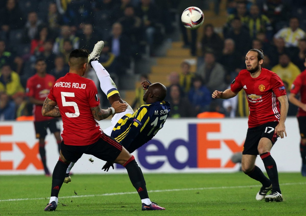 TurkFootHQ's tweet photo. 🚳 موسى صو أمام اليونايتد!

🔵🟡 #Fenerbahçe https://t.co/6uP2x4yt69