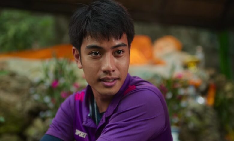 artfolio20's tweet photo. Finished watching #ThaiCaveRescue , already watched Thirteen lives too...but this one hits so hard, i know the whole story but while watching the coach and kids acting...i couldn't control my tears...i can't believe the Actor who portrayed the coach died this year 😭😭#ripbeam https://t.co/bwo1Zq5HGC