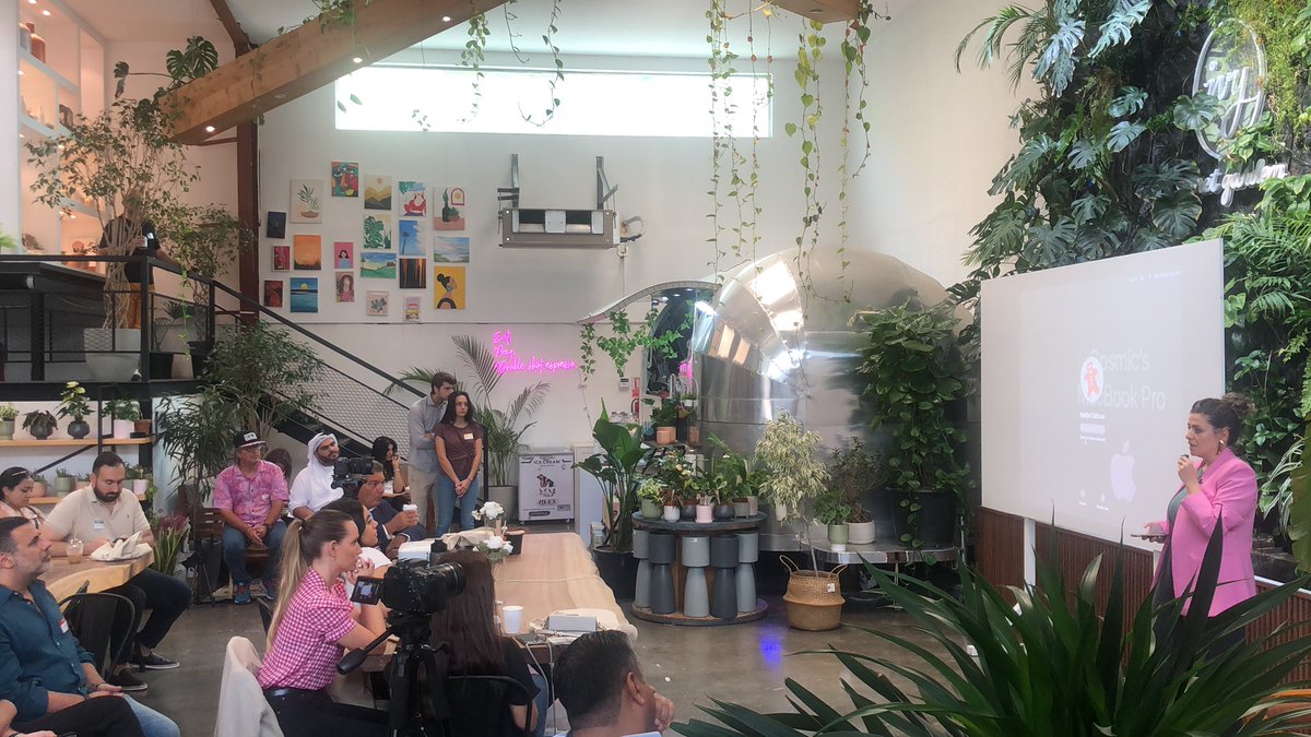 “Companies know they can’t have a one size fits all policy for their customers but they do have a one size fits all policy for their employees” - <a href="/Marilynzakhour/">Marilyn Zakhour</a> #CosmicConference <a href="/CosmicCentaurs/">Cosmic Centaurs</a> #Dubai #EmployeeExperience