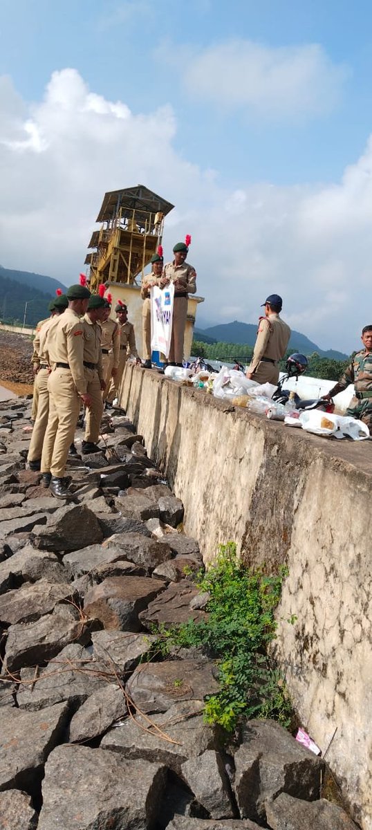 LtPatra's tweet photo. NCC cadets of Vikram Dev Auto college jeypore, 1 Odisha INF Indep Coy NCC jeypore collected plastics from yellow Dam, jeypore under puneet Sagar abhijan https://t.co/F4Y1eBl1AJ