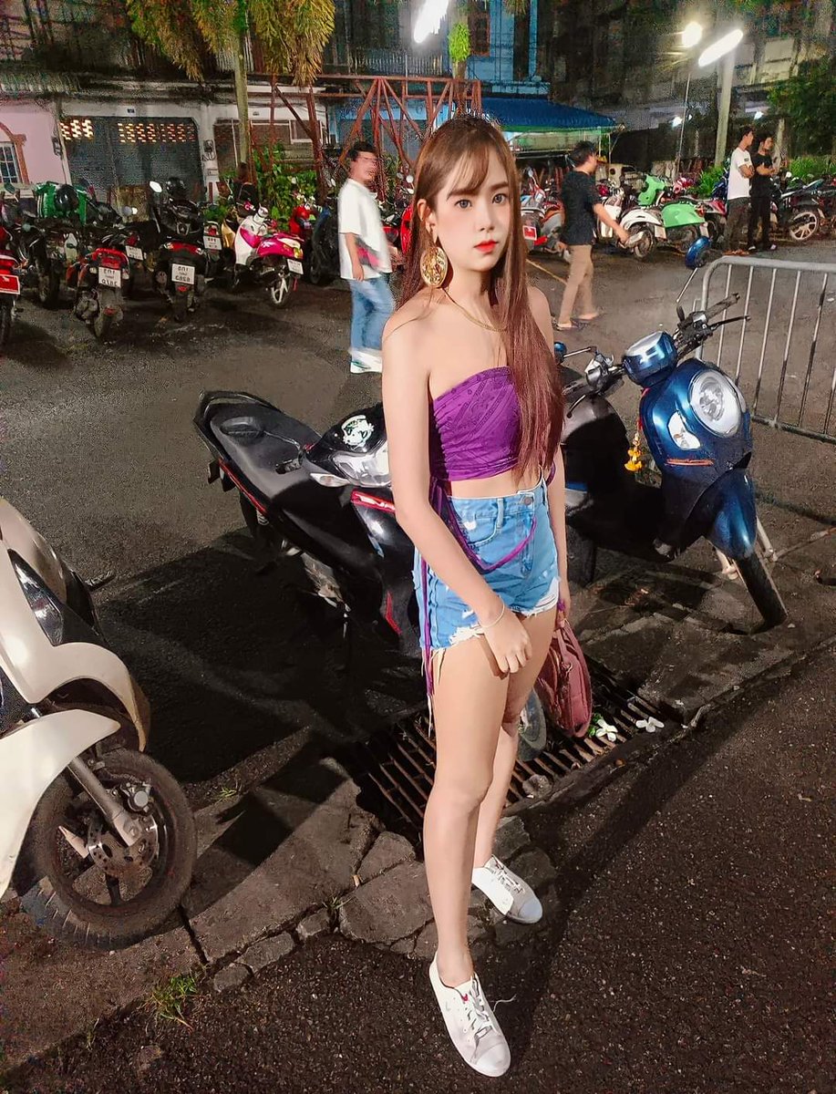 NRoedeewan's tweet photo. ไม่มีหรอกแคปชั้นอ่อย มองน่าเราบ่อยๆเดียวก็หลงรักเอง🤪 https://t.co/hWY9kDBVv6
