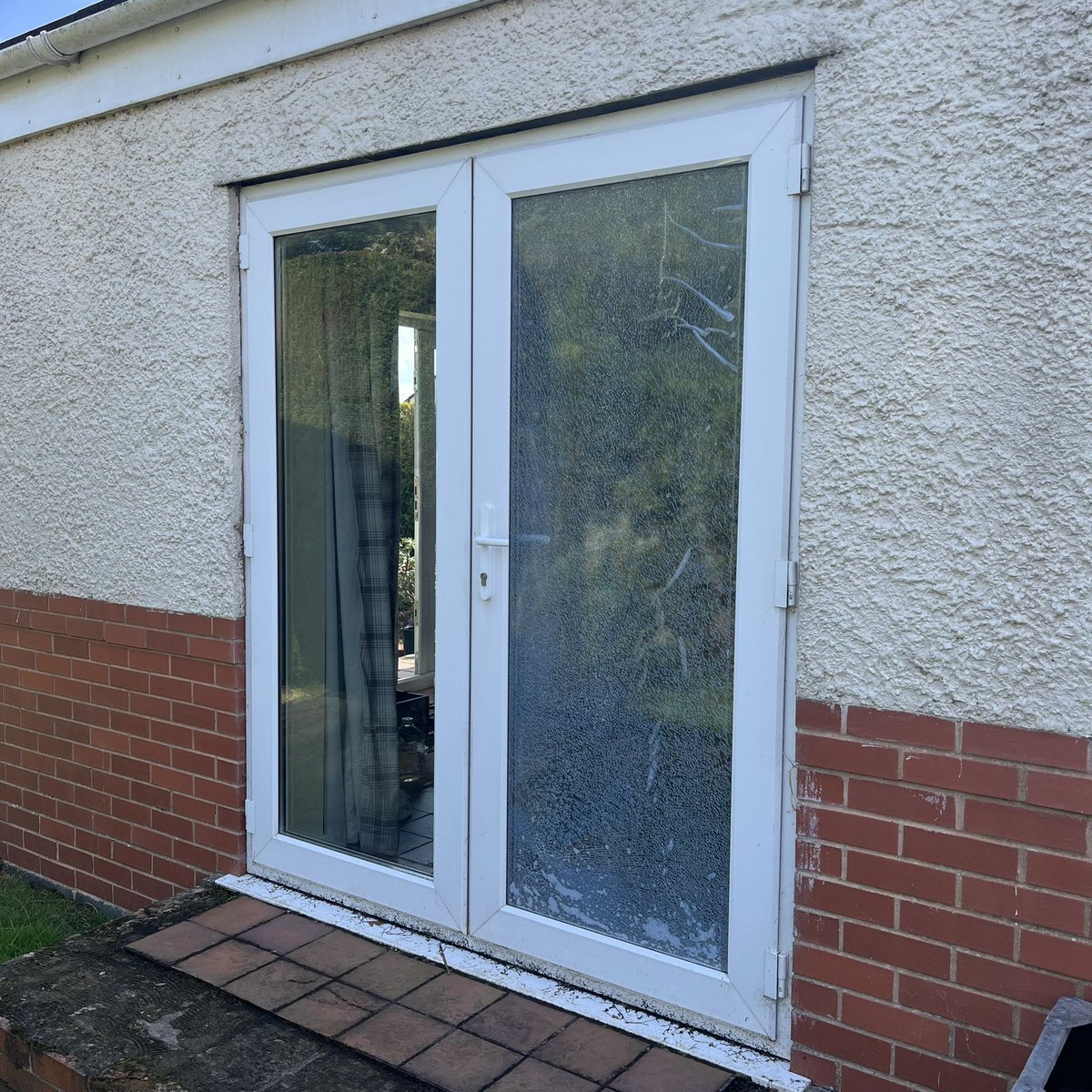 exeterglazing's tweet photo. We applied safety film to this pane after the customer had an accident with the strimmer.
We later returned with a new double glazed unit and recycled the old glass.
#glassreplacement #recycle #glassrecycle #glass #glazing #glazier #exeter #exeterglazing #exeterbusiness https://t.co/n9MKNEen7Z