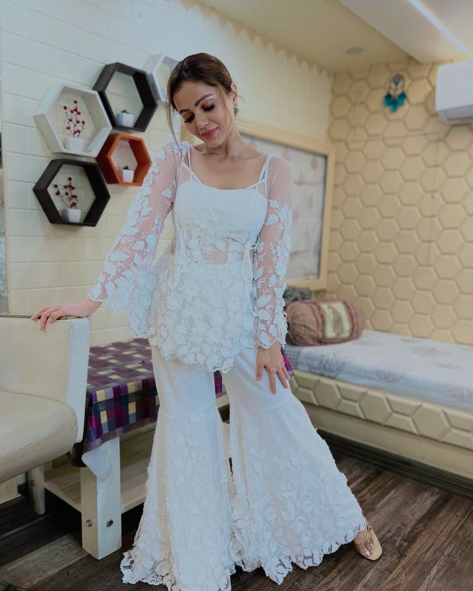 <a href="/RubiDilaik/">Rubina Dilaik</a>  your beauty can't be exposed by a sentence 😉🥰.. flawless beautiful  charming queen 👑🤍.

#rubinadilaik #RubinaDilaikInJDJ10 #beauty #JhalakDikhhlaJaa10 #RubiNam #RubiHolics