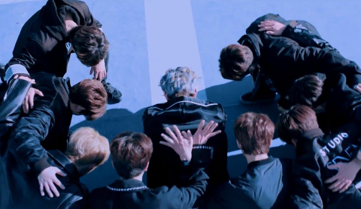 KhShield's tweet photo. Chan is always the heart of the group and the members are their wings... I love that they love their leader as much as he is their wings 
#StrayKids 
#StrayKidsComeback 
#CASE143 
#LOVESTAY https://t.co/qm25aBayFD