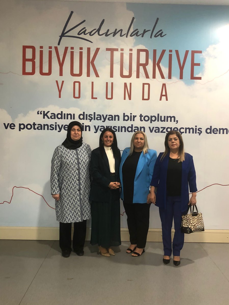 hatice_atan73's tweet photo. Geçmiş Dönem Osmaniye il Kadın Kolları Başkanımız, Anakademe Sosyal Politikalar Başkanı Zekiye Yılmazer,Kadın  Kolları Başkan Vekili Fatma Özlü, Teşkilat Başkanımız Saadet Talmaç’ın nazik ziyaretleri için teşekkür ediyorum. https://t.co/p7I8BnmuPS