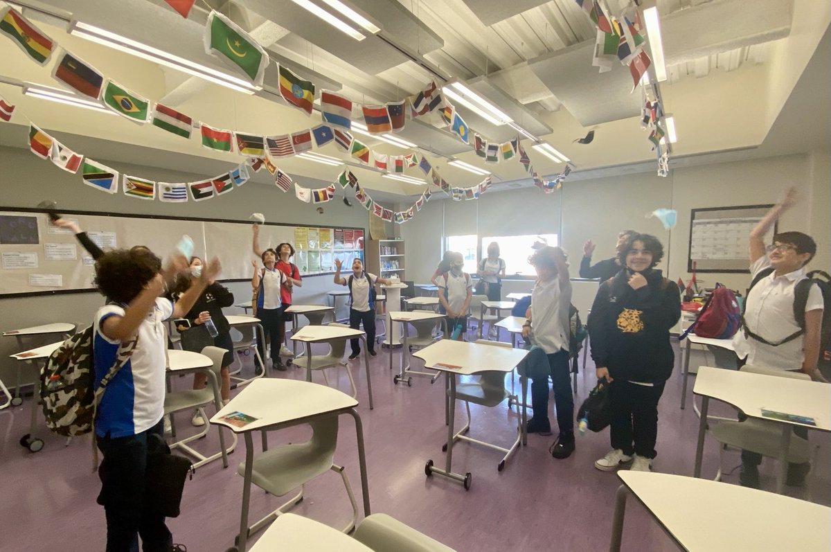 Thankful for a healthy, and safe, past few years in school. Thankful for finally seeing smiling faces this morning #onemasktime ⁦<a href="/DaaMiddle/">DAA Middle School</a>⁩