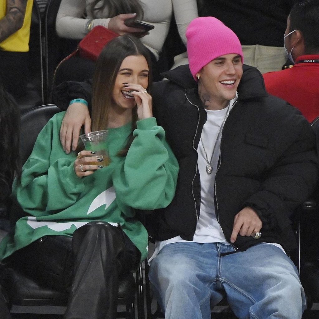 benobiebs's tweet photo. 1.9 | Hailey también dijo que todos los días cambian de posición sexual con Justin. (Y otras creyendo que todo el podcast iba a hablar mal de su favorita y terminó contando sus poses sexuales y su favorita con Justin) https://t.co/lLaDZS90rd