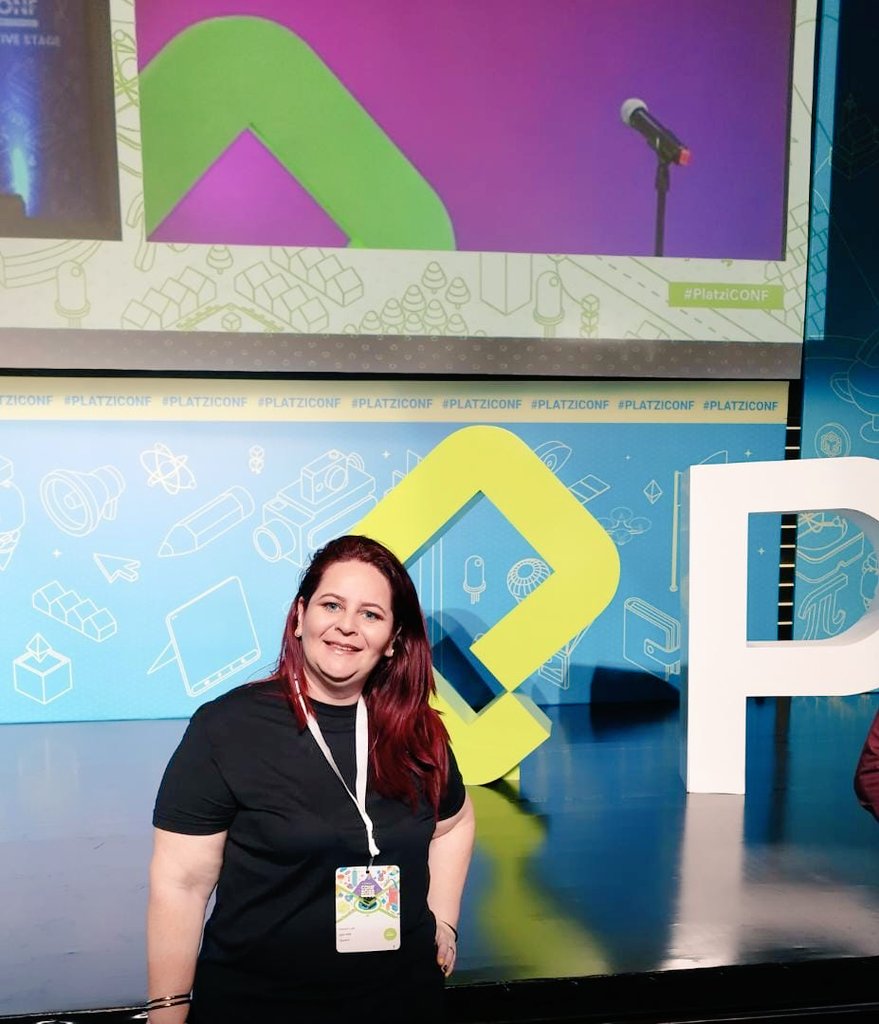 edumarleonc's tweet photo. Existen muchas personas y momentos increíbles en mi vida desde que llegué al ecosistema, pero la #PlatziConf2022 Powered by @BNBCHAIN se pasó, estoy tan emocionada todavía que quiero dar gracias y aprovechar de contárselos. Abro 🧶 1 era parte https://t.co/2wQucygYKx