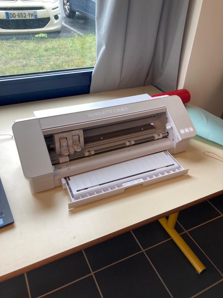 canope_77's tweet image. Retour sur le tout 1er déploiement de kit #FabLab au collège Blanche de Castille, La Chapelle La Reine 77. 🎉🎉#DoDoc #imprimante3D #Cameo #machineàcoudre #microbit
Equipe motivée, projets, excellente ambiance. L&apos;aventure commence ! 😉 La suite au prochain épisode...