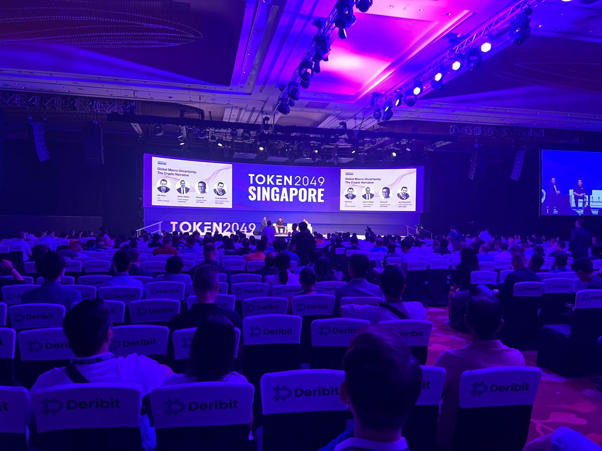 CryptoSmartlife's tweet photo. Great kickoff to the day 1 at #TOKEN2049 with “Understanding Market Uncertainity”

#cryptoevent #event #web3event #singapore #marinabaysands #token2049singapore #blockchainevent #defievent https://t.co/KdEdopxrFd
