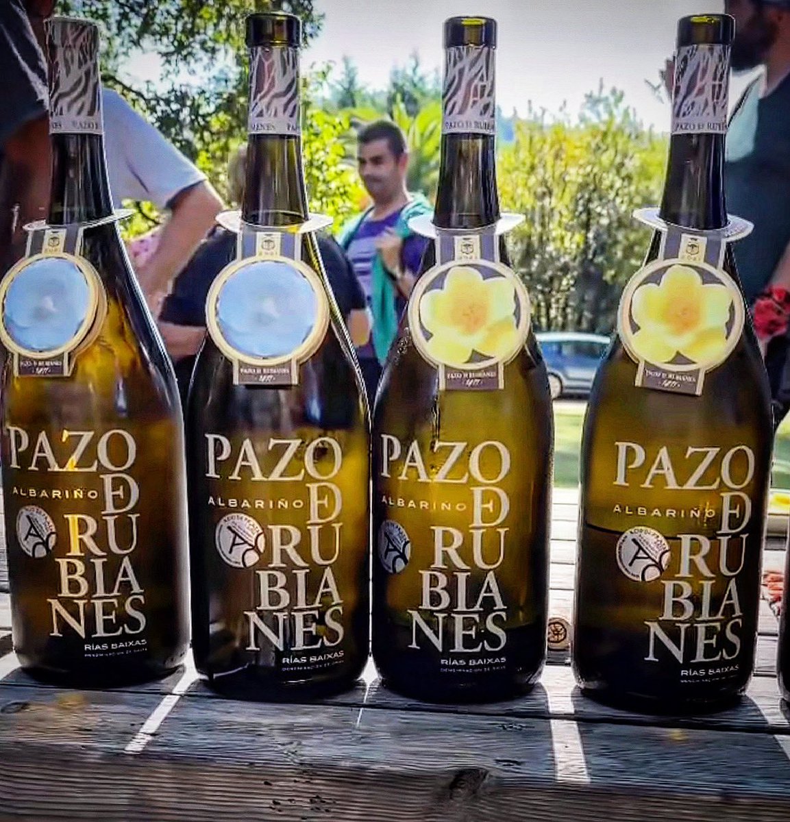 clandevinos's tweet photo. En cualquier lugar, en cualquier momento… @pazoderubianes un blanco que distribuye Clandevinos en #Madrid
Si quieres tener este vino en tu restaurante, tienda gourmet o vinoteca en #Madrid y quieres información no dudes en consultarnos…
https://t.co/EjcH4SC24A

#vino #wine https://t.co/wMZq941WVc