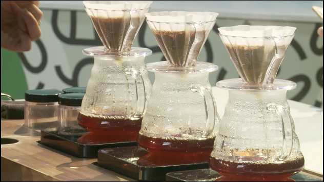 Bespoke_Coffee_'s tweet photo. シエラ、ブラジルで俺があげたフラワードリッパー使ってくれてる…嬉しい!#cafec #flowerDripper #SearchOn https://t.co/4gZb07qVFS