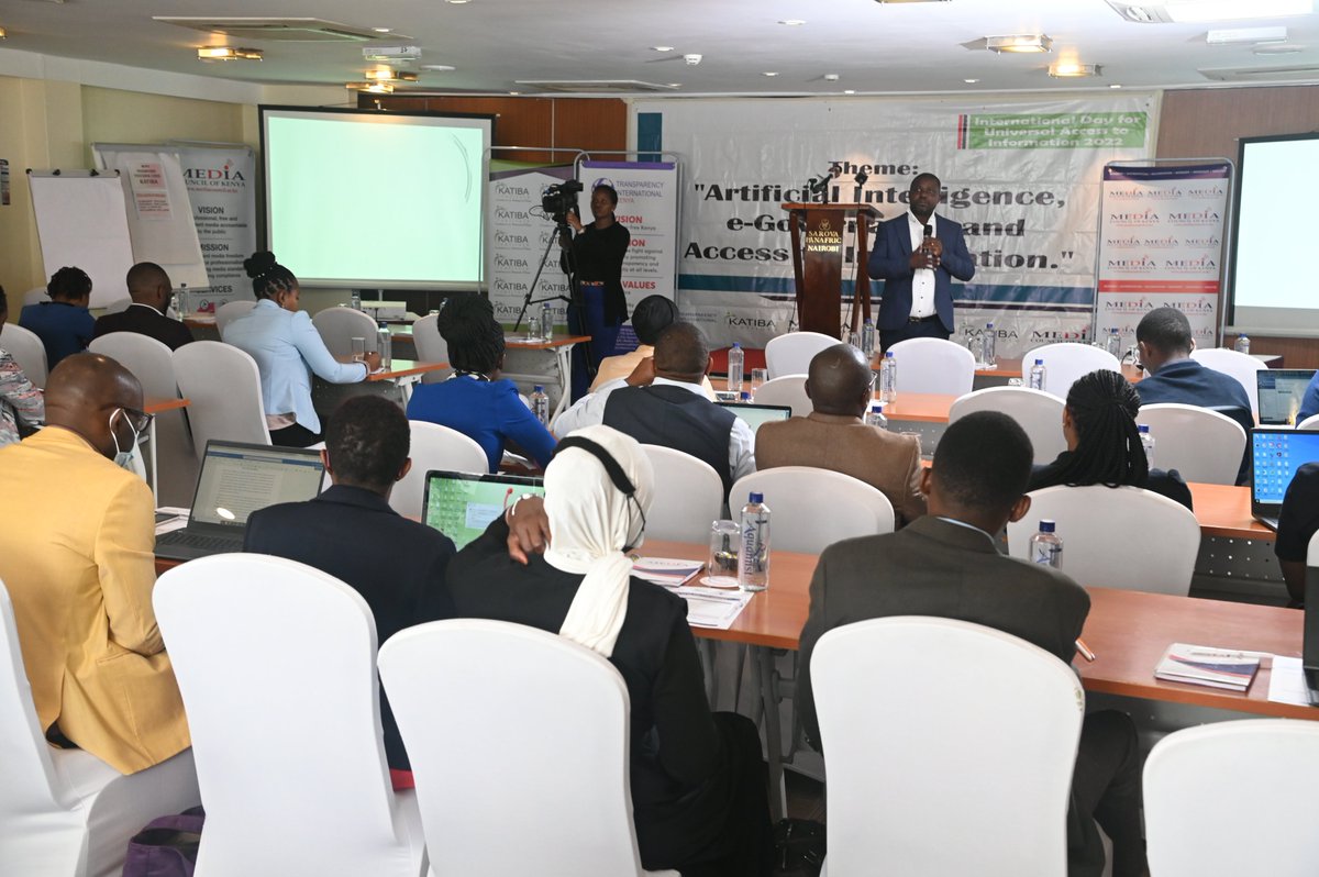 MediaCouncilK's tweet photo. Director, Media Training and Development .@vicbwire:“The .@mediacouncilk is interested in how right to information Act can help journalists do investigative stories in their newsrooms."  #AccessToInformation https://t.co/ybacTgne1c