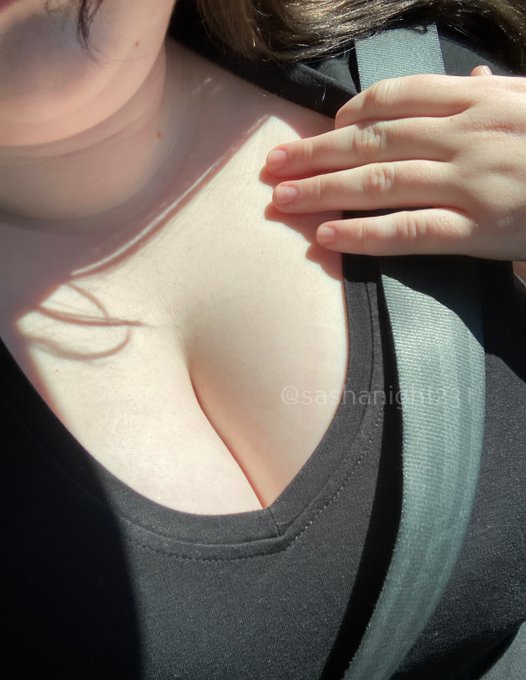 Here's a quick titty pic before I go to bed! Hope y'all are having a good night.  #sellingcontent #sellingnudes<a href="/tag/kinky"class="tags"><span>#kinky</span></a><a href="/tag/bbw"class="tags"><span>#bbw</span></a><a href="/tag/switch"class="tags"><span>#switch</span></a><a href="/tag/customclips"class="tags"><span>#customclips</span></a><a href="/tag/nsfw"class="tags"><span>#nsfw</span></a><a href="/tag/thickthighs"class="tags"><span>#thickthighs</span></a>