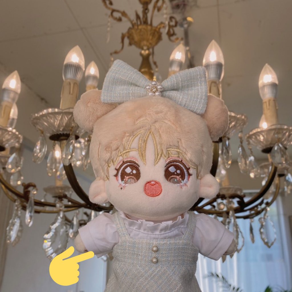 🖤신상 블라우스 공지🖤

혹시 엘피날 트위드 세트의 이 흰색 프릴 블라우스 기억하실까용? 좀 더 탄탄한 원단으로 블랙 색상 제작 들어갔답니다😎🖤 

블랙이라는 색 자체에서 나오는 세련됨을 무시할 수 없죠🥺 샘플 없이 바로 제작들어간거라 사진이 아직 없지만ㅠ
-> 이어서