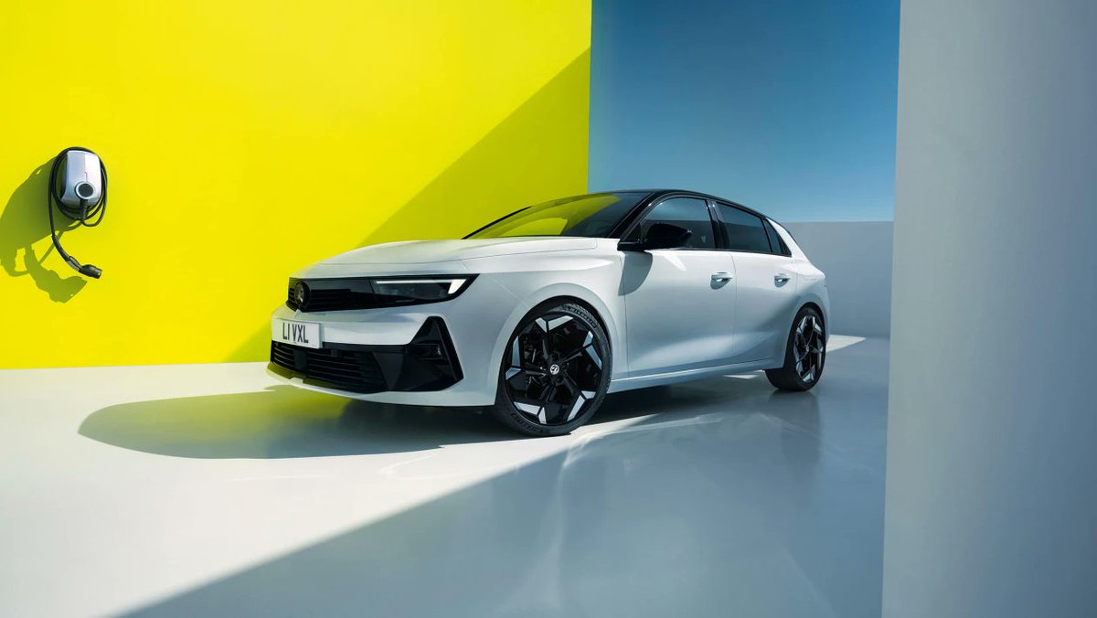 crankandpiston's tweet photo. #Vauxhall #Astra #GSe revealed
https://t.co/bWrndTqAp9 https://t.co/LFTXmPp87A