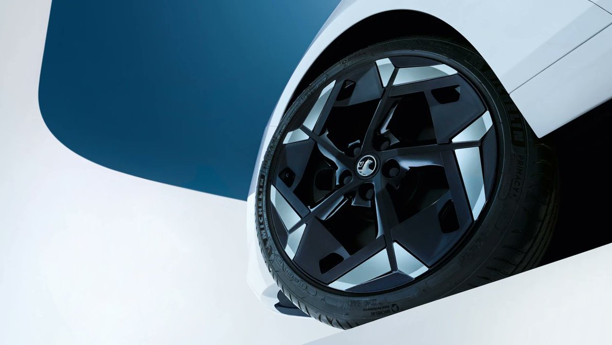 crankandpiston's tweet photo. #Vauxhall #Astra #GSe revealed
https://t.co/bWrndTqAp9 https://t.co/LFTXmPp87A