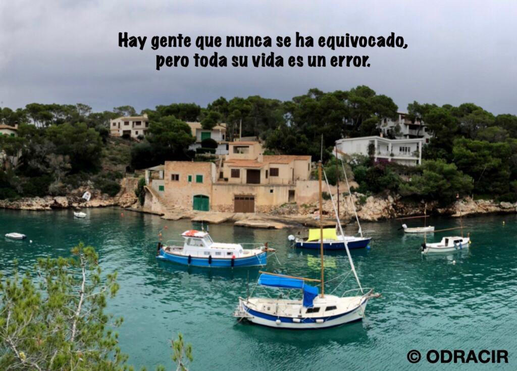 “Hay gente que nunca se ha equivocado, pero toda su vida es un error.”

© ODRACIR