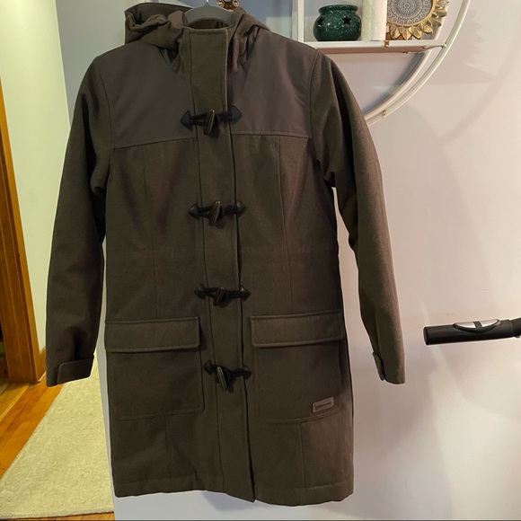 Poshing_thru_it's tweet photo. So good I had to share! Check out all the items I'm loving on @Poshmarkapp #poshmark #fashion #style #shopmycloset #michaelkors #merrell: https://t.co/g0cPidebtn https://t.co/SOXlHkN9au