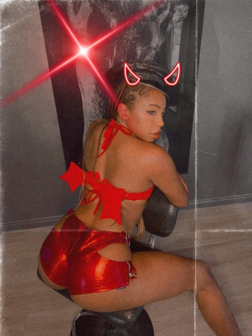 Watch 𝘈𝘮𝘢𝘳𝘪 🎀 𝘈𝘯𝘯𝘦's leaked NSFW photo on TwXstars