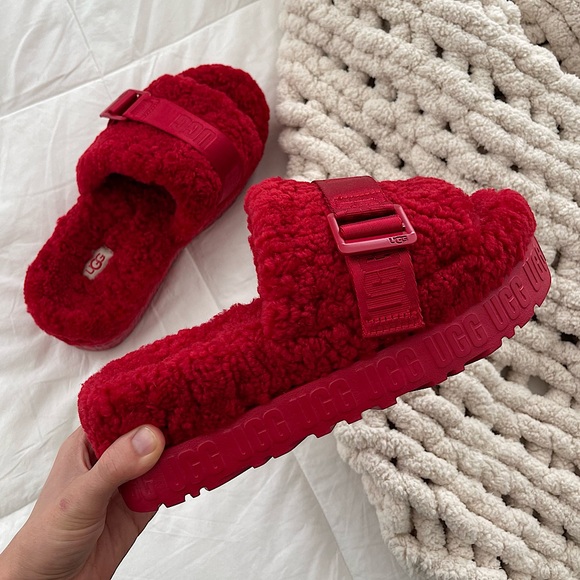 CarrollArezu's tweet photo. So good I had to share! Check out all the items I'm loving on @Poshmarkapp #poshmark #fashion #style #shopmycloset #ugg: https://t.co/oPW2z65xsW https://t.co/IfX9byrXSh