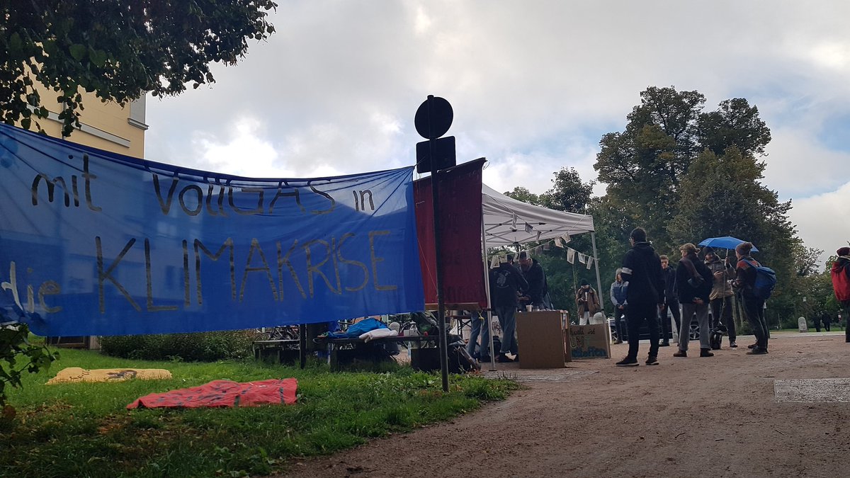 Die Aufregung steigt... die Klimaverschmutzung auch! 
#diepipelinewardochehschonschrott #Dontbeafossilfool
#ClimateJustice