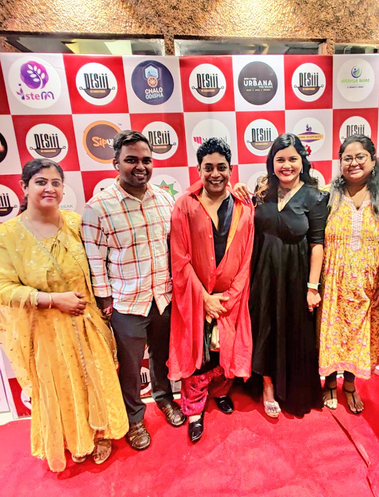 AparnaKusum's tweet photo. Nisarga Bliss team is proud to celebrate #health and #purity with @SmrutisreeS master chef and @SabyaSatpathy an actor &amp; designer
#foodies #A2 #momilk #foodiesofbhubaneswar #farmfresh #nisargabliss #CustomerService #CustomerExperience #natural #msme #Odisha https://t.co/w0e3bKJQEo