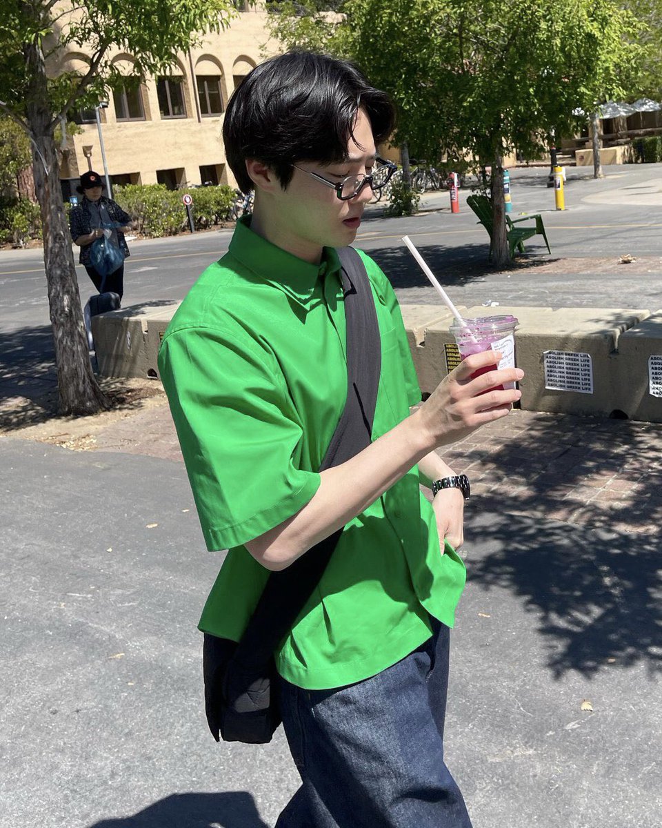 dailykjm's tweet photo. 💚 https://t.co/JtaRunXDFW