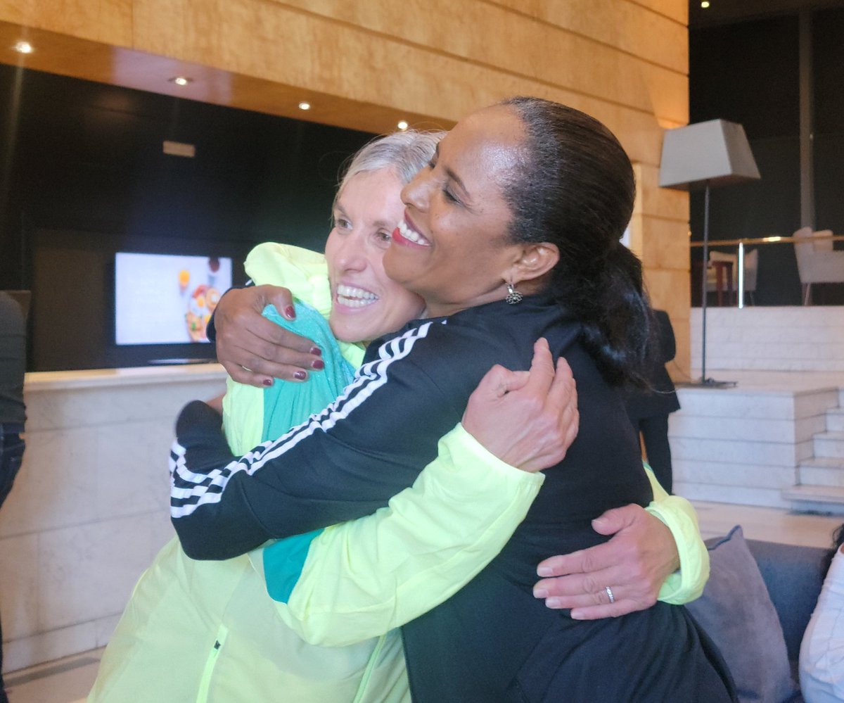 A tale of two hugs - 30 years apart.

Derartu Tulu and Elana Meyer Reunite in Barcelona, 30 Years after Epic Olympic 10,000m Final.