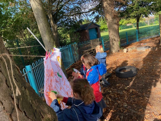 AcademyWalton's tweet photo. EYFS loved developing their fine motor skills by spray painting outdoors; we're strengthening the muscles in our fingers to help with our writing. It was messy and so much fun!๐ #WPAEYFS #WPAFineMotorSkills #WPAPhysicalDevelopment #WPAExpressiveArtsandDesign https://t.co/riyxYRc9EH