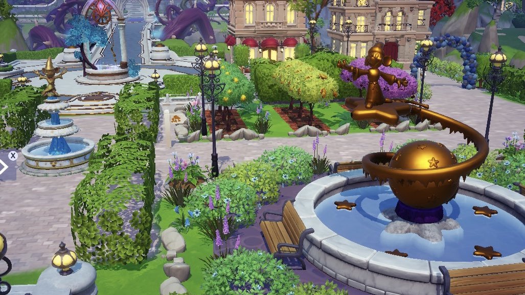 pitfalling4u's tweet image. Part of the plaza 🫶