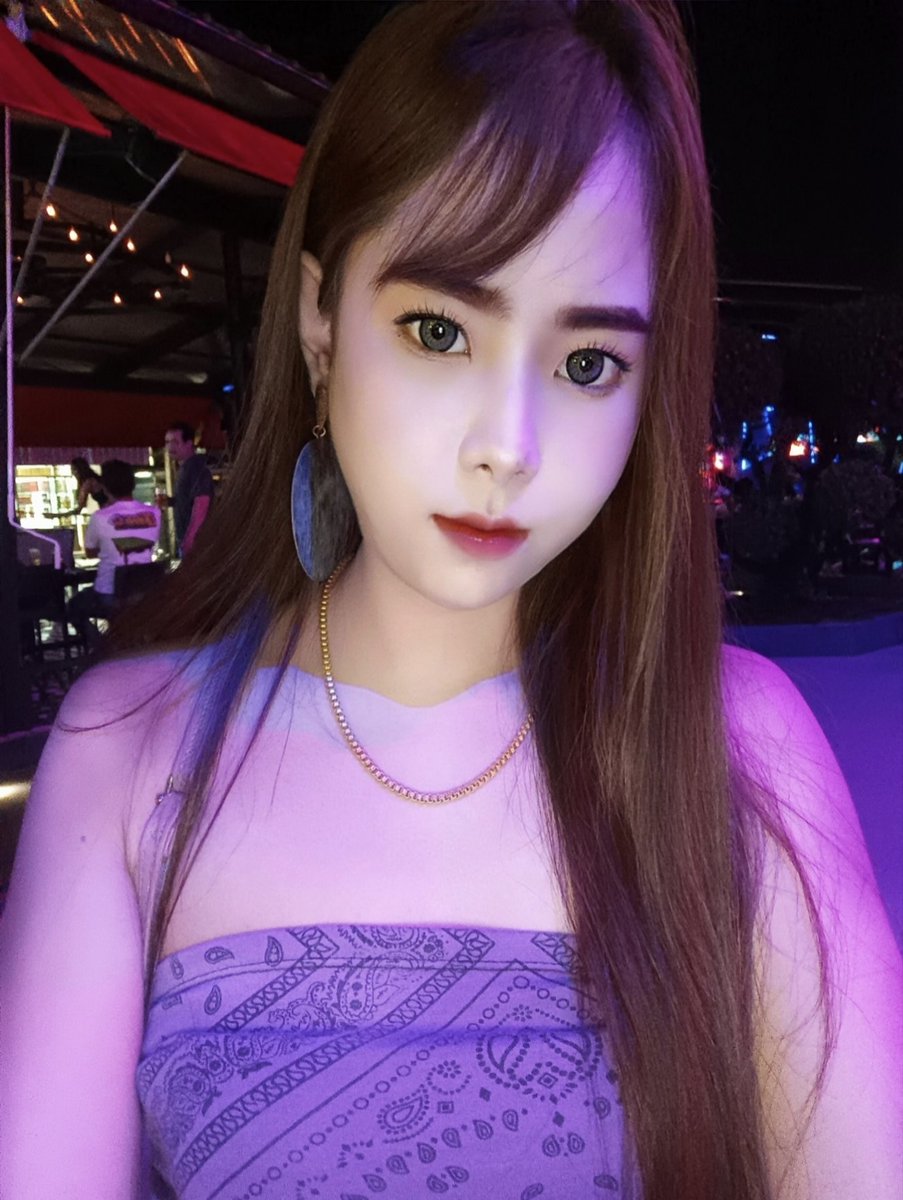 NRoedeewan's tweet photo. แบตหมดให้เดินไปหาปลั๊ก😂
#แต่ถ้าขาดความรักให้เดินมาหาเรา https://t.co/nZRBBivwmf