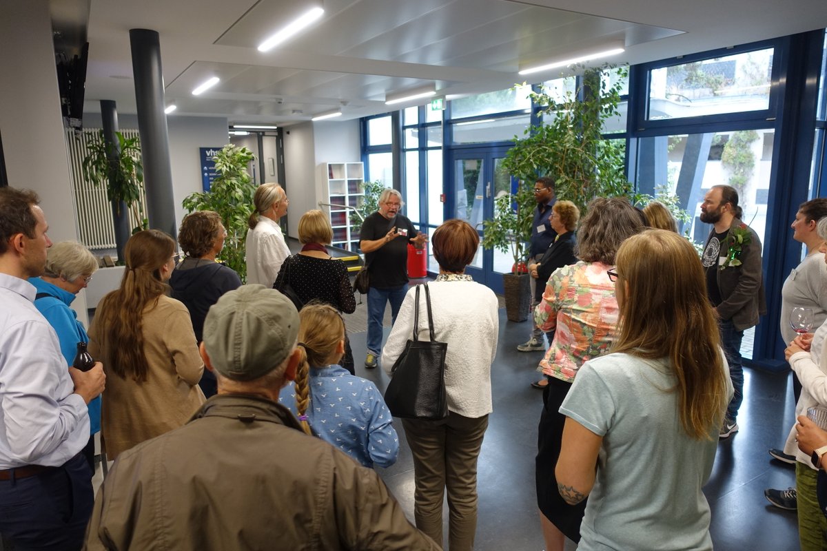 Auf in den Herbst! Unsere Dozent*innen feiern mit uns den Semesterauftakt unter dem Motto "wir.alle". #hofheim #mtk #vhs #hvv #dvv #volkshochschule vhs-mtk.de