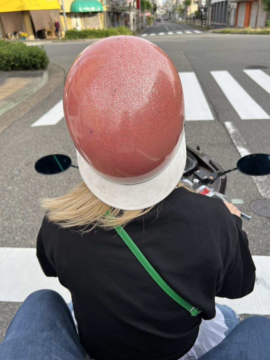 rendayo2486's tweet photo. ギャルのケツ https://t.co/uOydlrvD8e