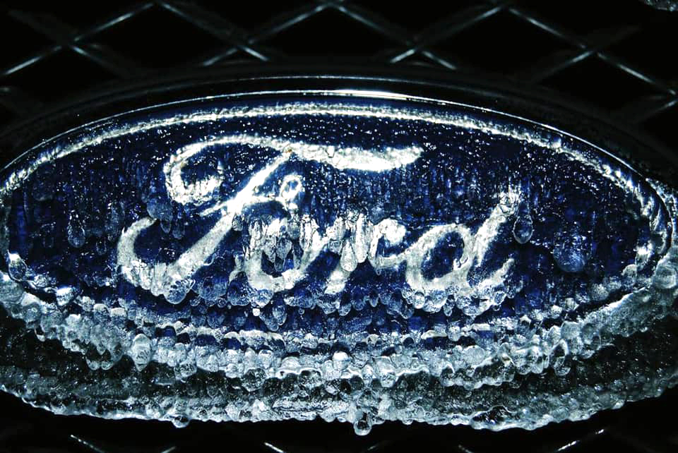 🔝🗓 Remata o mes de setembro e a tan desexada choiva fixo a súa aparición! 🌧👏 Por moito que a agradezamos, non debemos esquecer os perigos que pode conlevar cando estamos conducindo! Tede moita precaución ao volante, amigas e amigos #fordistas! ⚠🚗