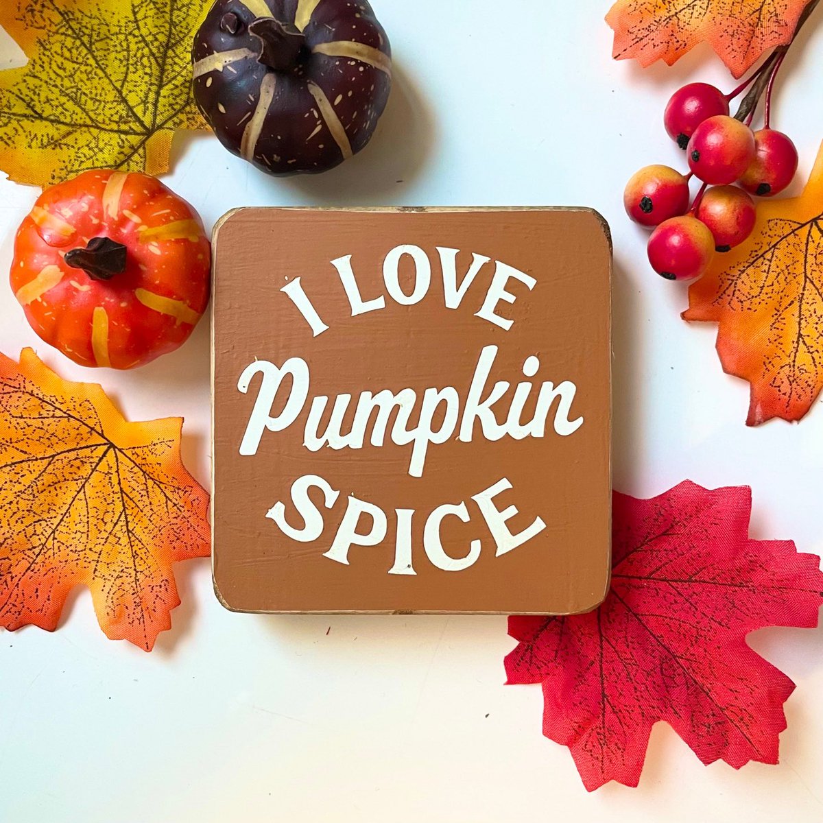 VanessaLonghur1's tweet photo. Excited to share the latest addition to my #etsy shop: I Love, Hate Pumpkin Spice Sign, Halloween wood sign, Autumn Decor, Fall Home Decor, Living Room sign, Seasonal wooden Small Farmhouse Sign https://t.co/EGXCg04JNs https://t.co/EJbQPMDd6Y