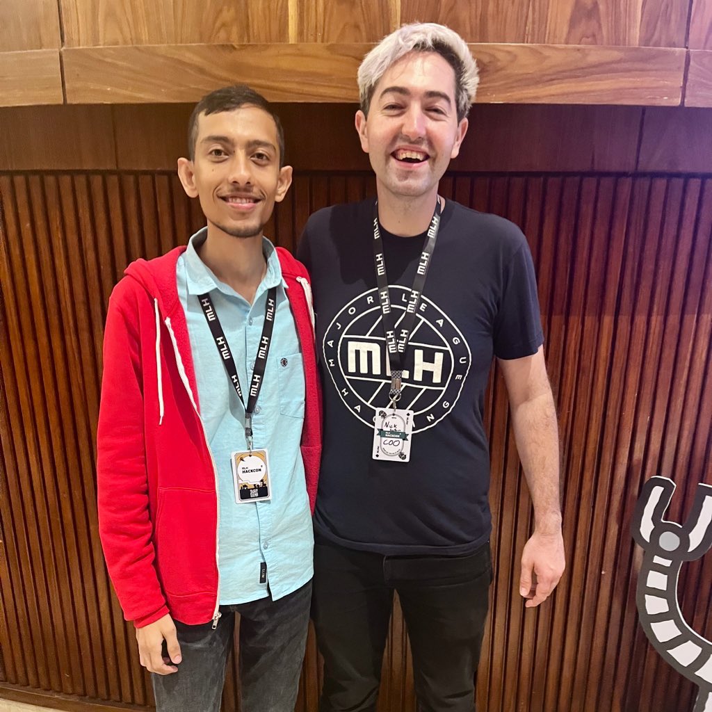 sagaruprety9's tweet image. With Everhappy MLHERS 💯 

#hackcon